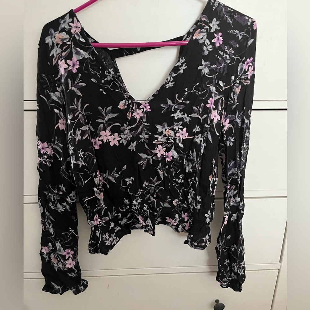 Women’s blouse low back